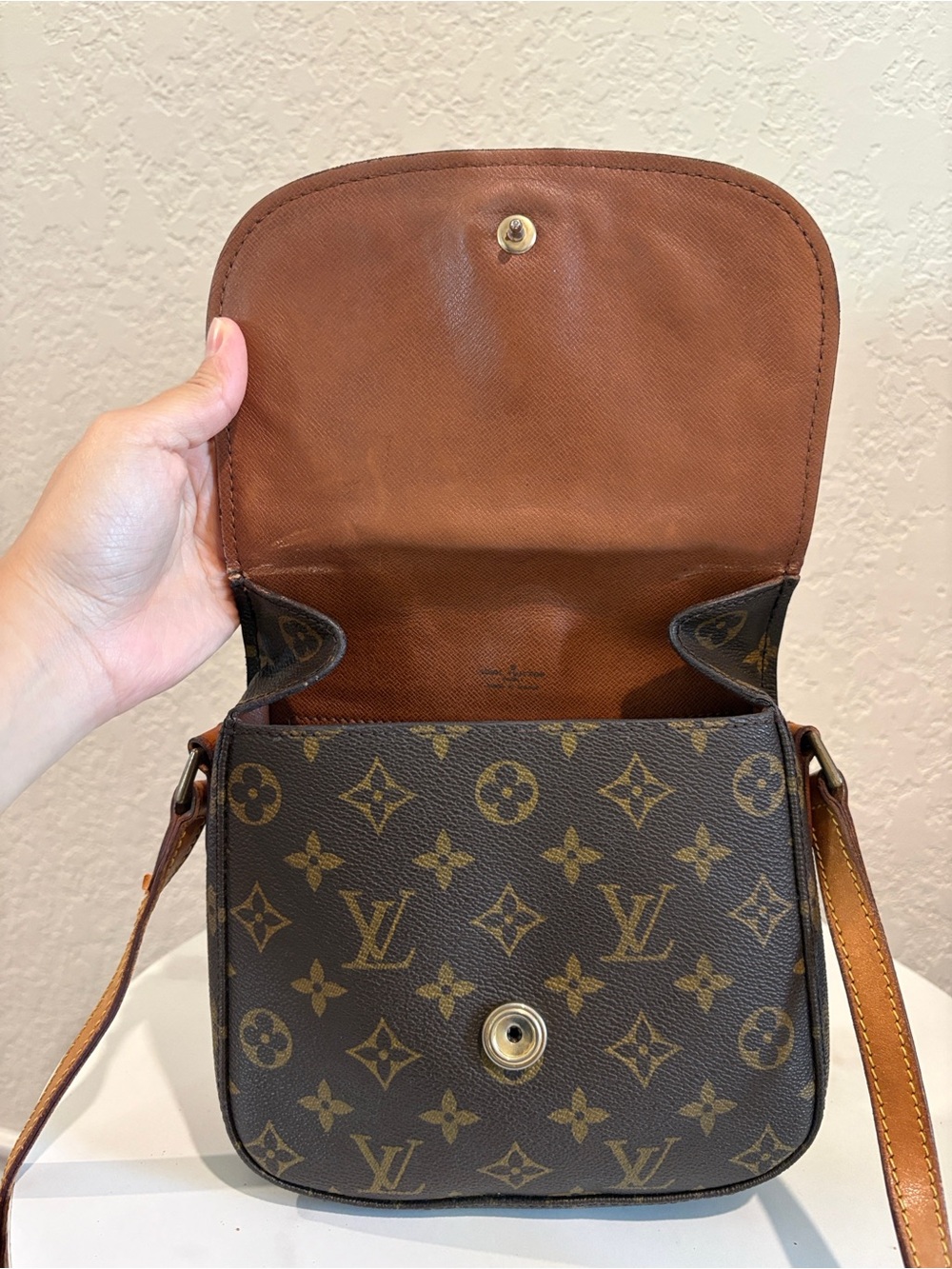 Louis Vuitton Saint Cloud
Brown Monogram Crossbody Bag - Picture 3 of 15